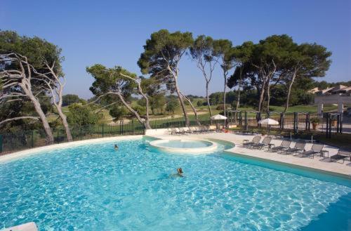 Appartement Cosy Avec Climatisation Reversible Golf De Saumane Exterior foto